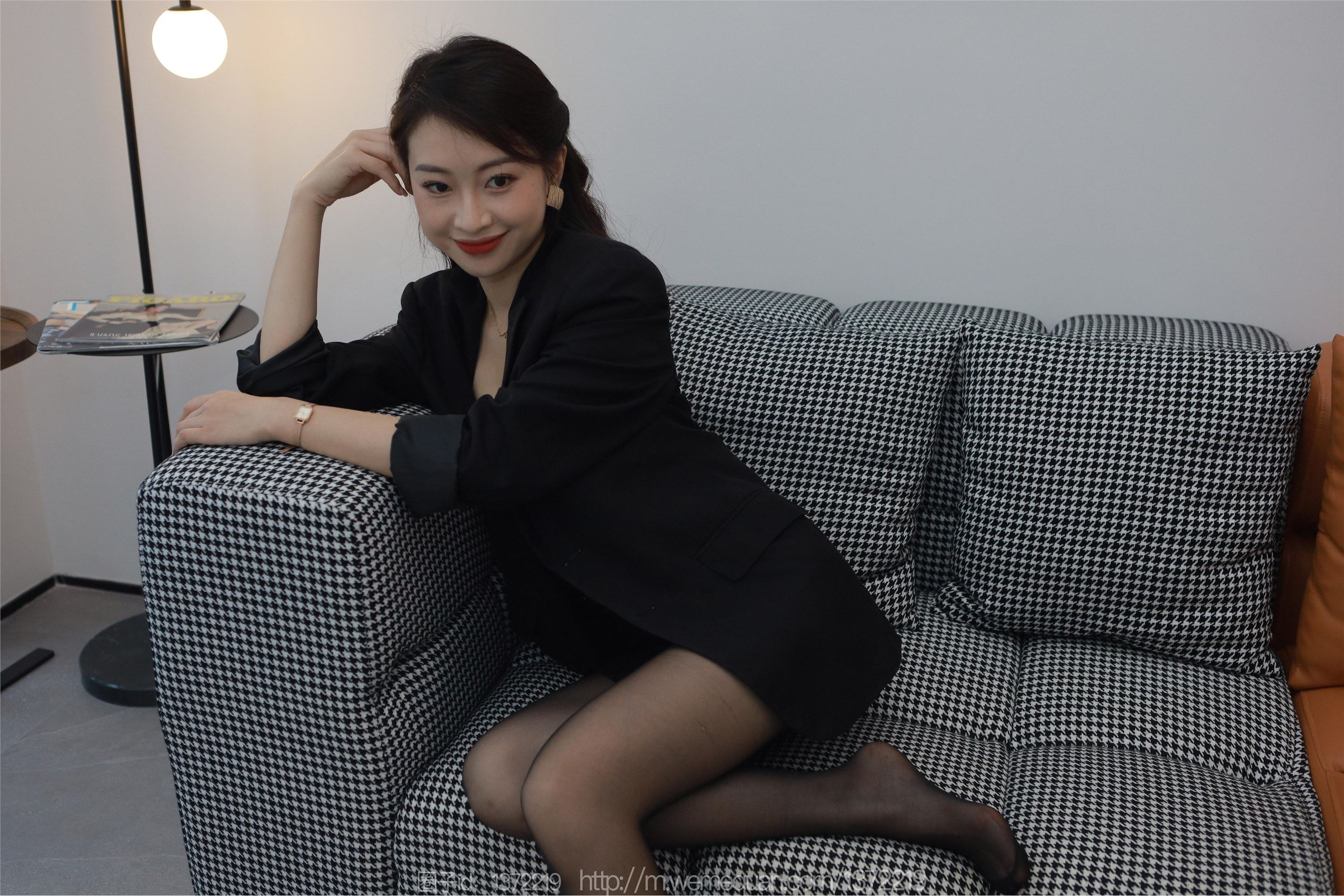 IESS异思趣向  2023.07.27 丝享家 1491 小婕《黑金高跟鞋》